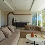 Luxurious Central Apartment